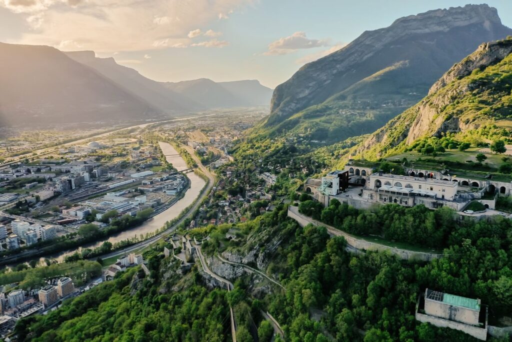 Grenoble vue depuis la Bastille, l'Isère et le Vercors