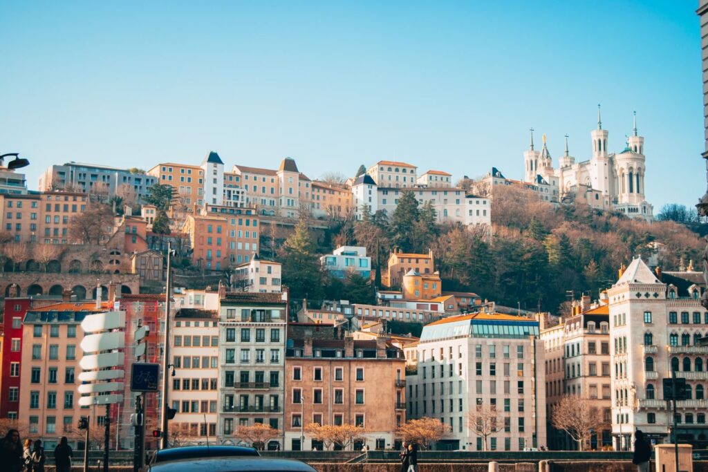 La colline de Fourvière et les quais de Saône à Lyon