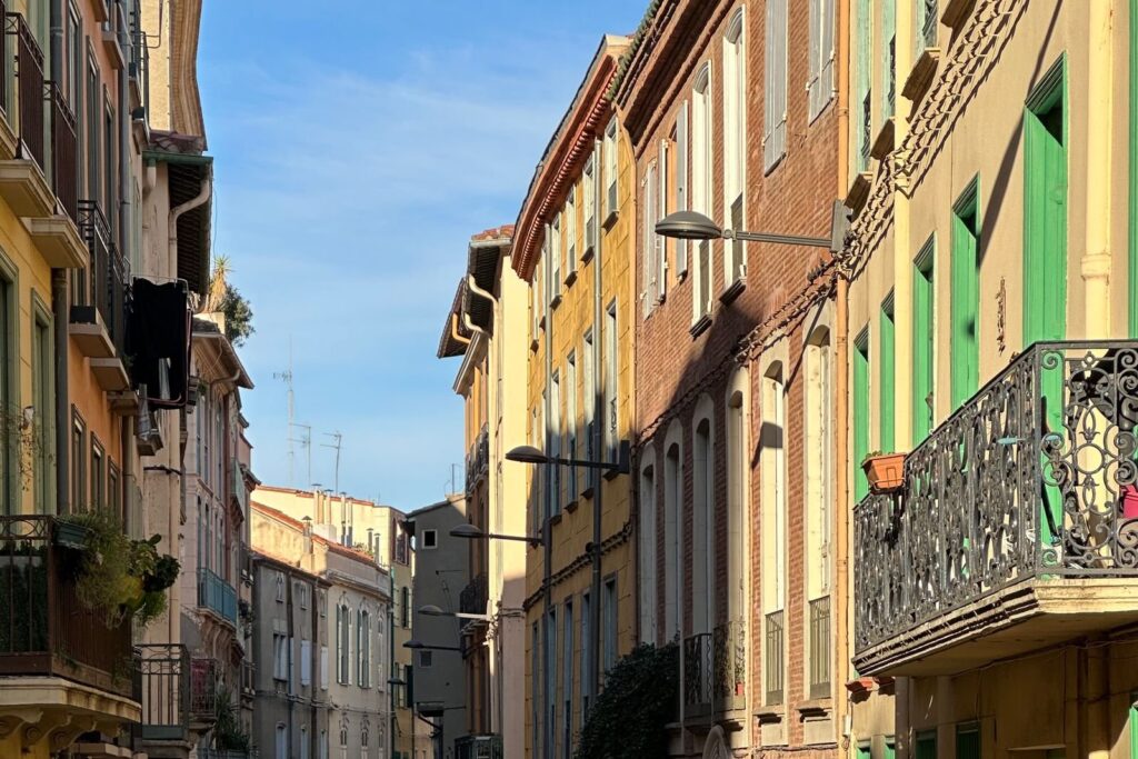 Une rue du centre ancien de Perpignan